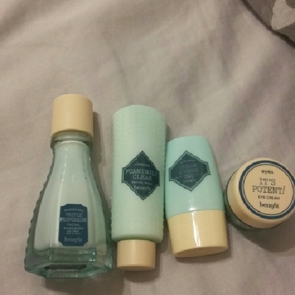 Benefit Deluxe Skincare Set