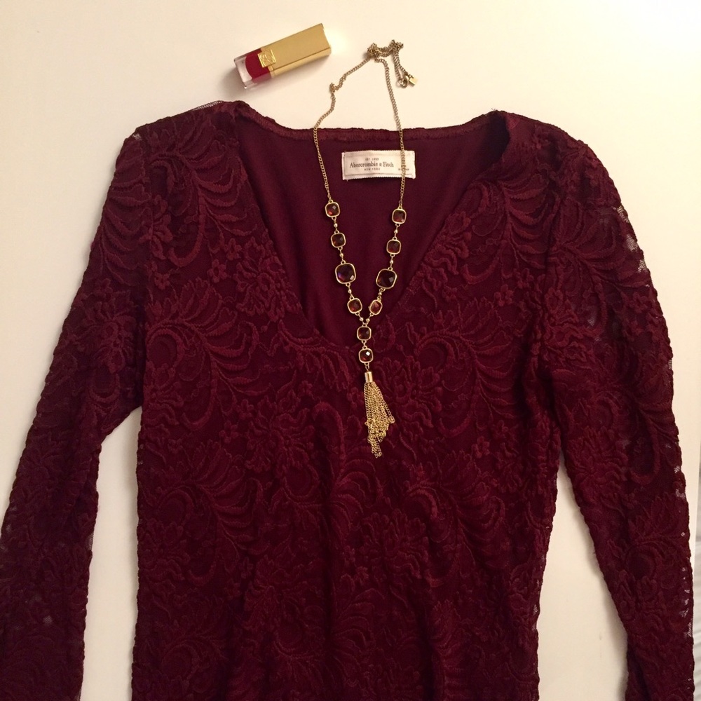 Maroon lace long-sleeved top