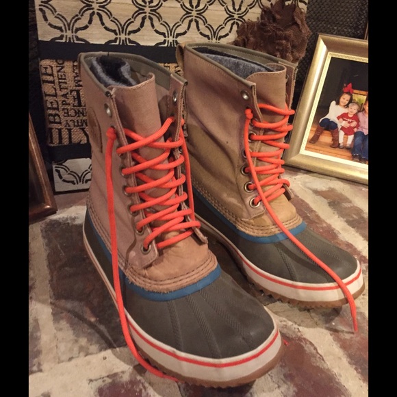 Sorel Rain Boots 8.5