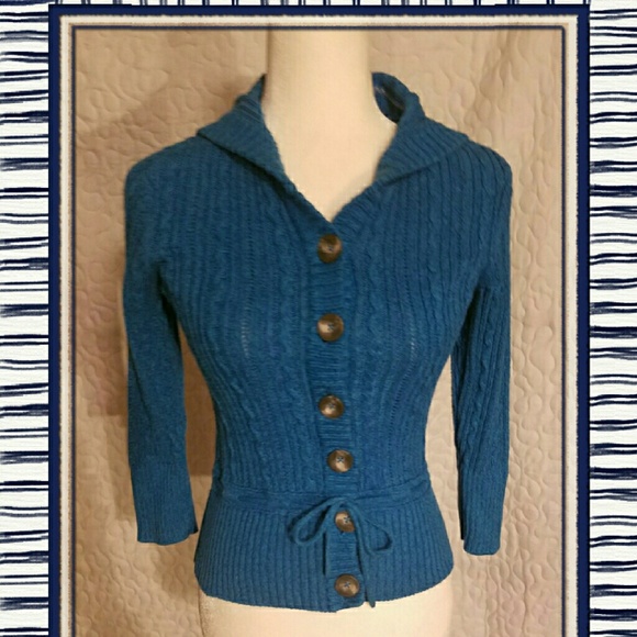 Beautiful aeropostale sweater