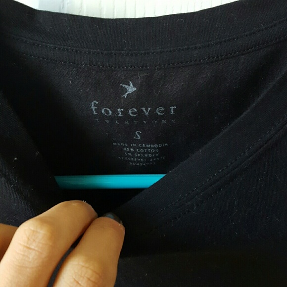 Plain black tshirt - Picture 4 of 4