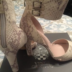 Vince Camuto leather peep toe sandals