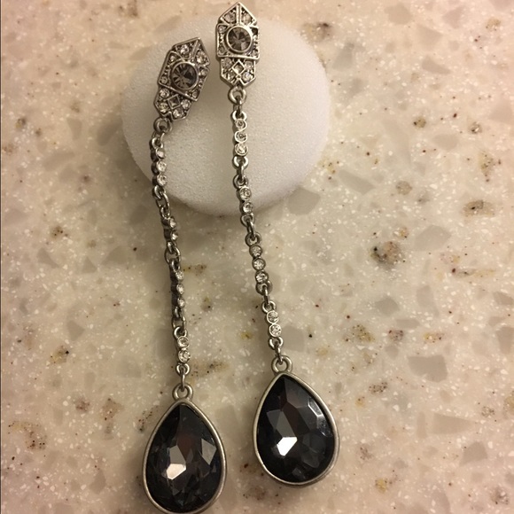 Dangle earrings ---HOLDING