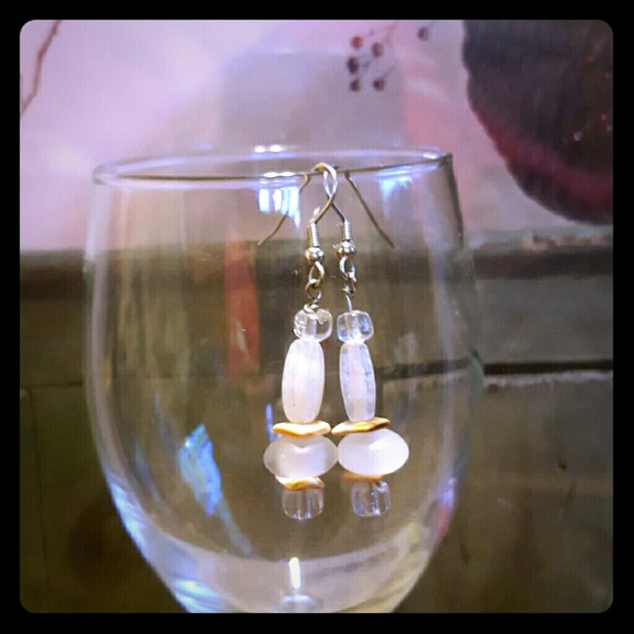 Jewelry - NWOT Fun earring