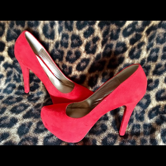 Heels - Picture 2 of 3