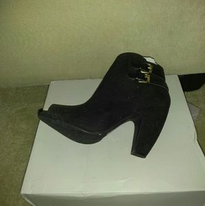 Peep toe black bootie