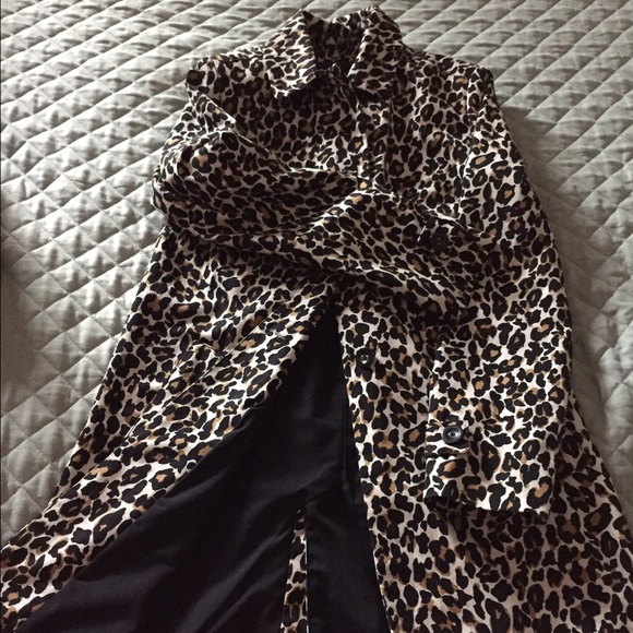 Leopard print lightweight coat