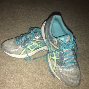 Asics Running Shoes. Size 10.