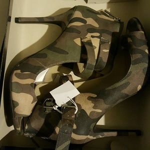 Christian Siriano Sandals