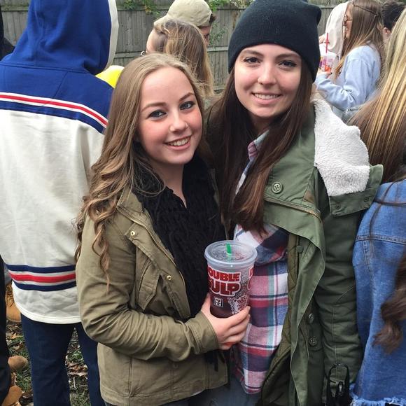 Meet your Posher, Corinne