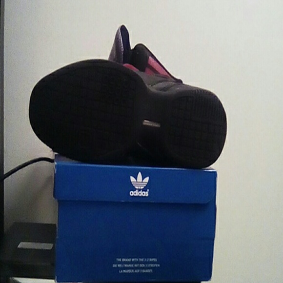 Youth adidas sneaker - Picture 4 of 4