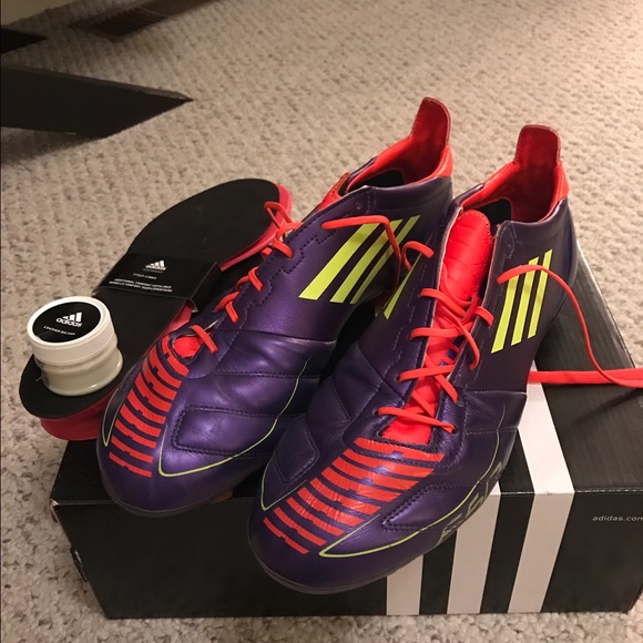 Men's BRAND NEW IN ORIGINAL BOX Soccer Cleats