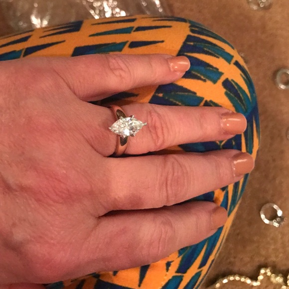 SOLID 14 karat GOLD Engagement Ring - Picture 1 of 2