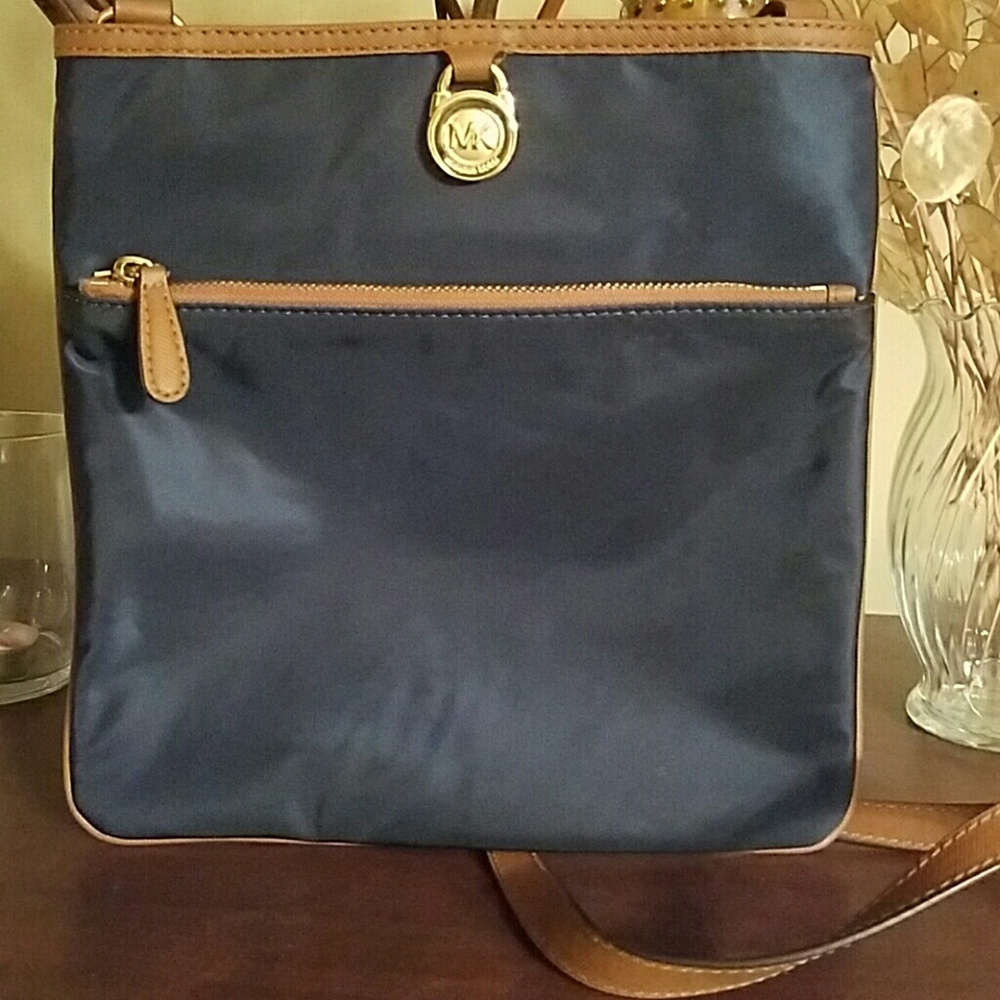 WKND SALE!! Michael Kors Kempton Nylon Crossbody