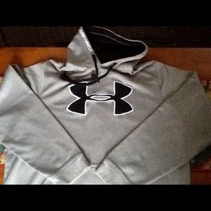 Under Armour Loose Fit Hoodie Medium