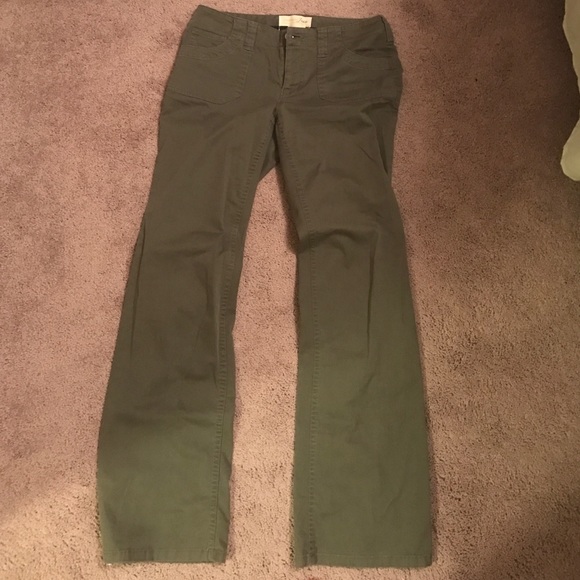 Women's olive green cargo pants