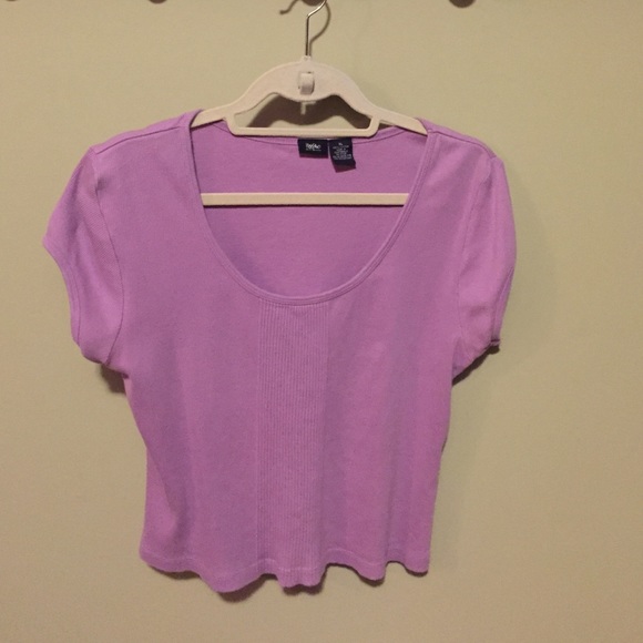 Cute Sort of cropped Mossimo top