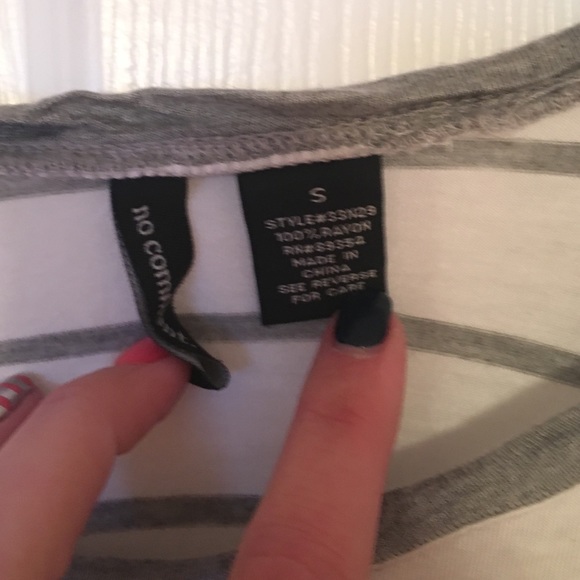 Cute grey and white striped tee - Picture 2 of 3