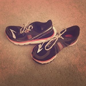 Brooks Pure Drift Running Shoes