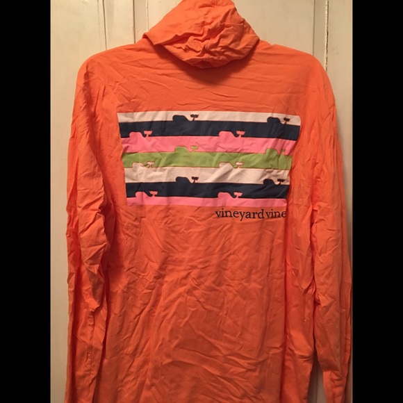 Vineyard vines hooded tee