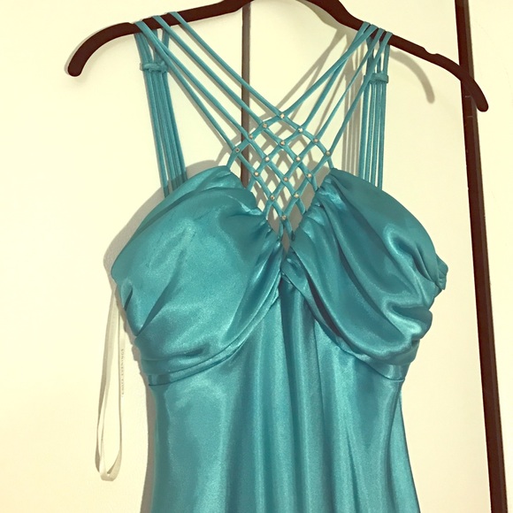 Beautiful gown with fun neck detail