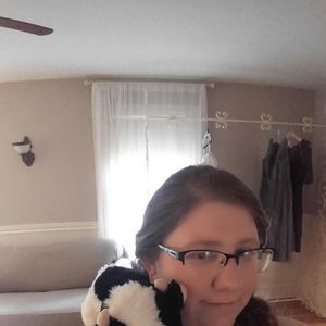 Meet your Posher, Caitlin