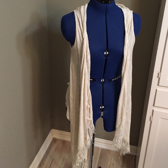 Knit Sleeveless Cardigan