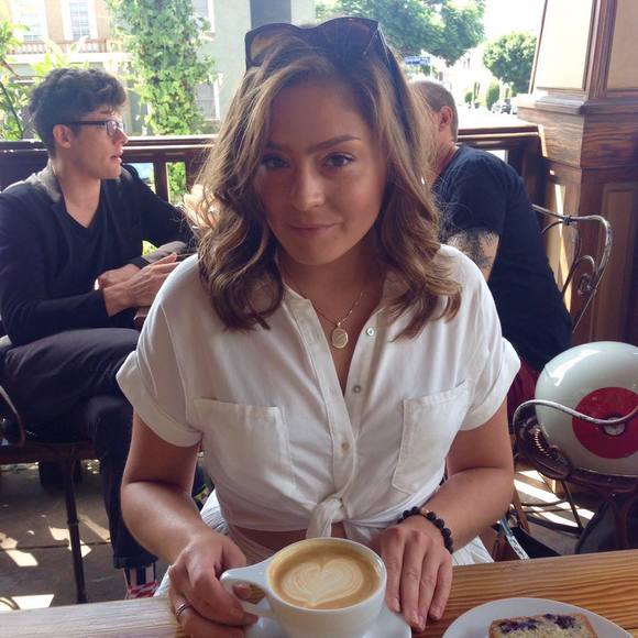 Meet your Posher, Courtney - Picture 1 of 1