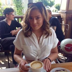 Meet your Posher, Courtney