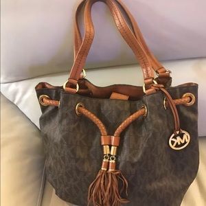 MICHAEL KORS LARGE JET SET GATHERED TOTE PRE OWNED
