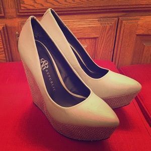 Rock & Republic Wedge Heels (Pewter)