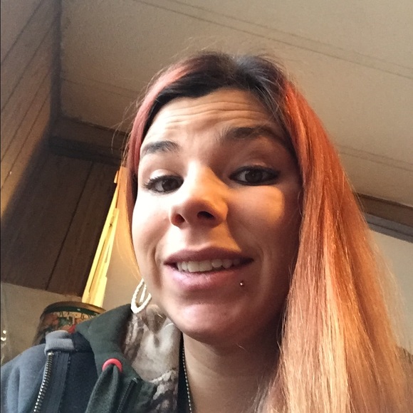 Meet your Posher, Valarie - Picture 1 of 1