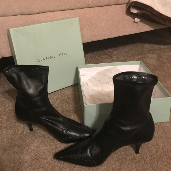 Gianni Bini black stretch booties size 10