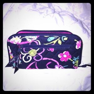 Vera Bradley zip around wallet
