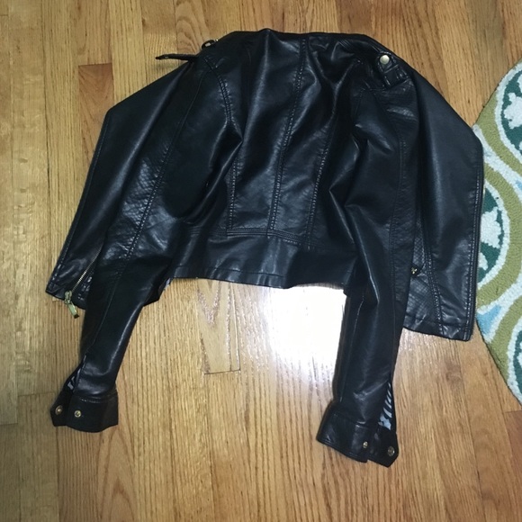 Leather jacket - Picture 2 of 3