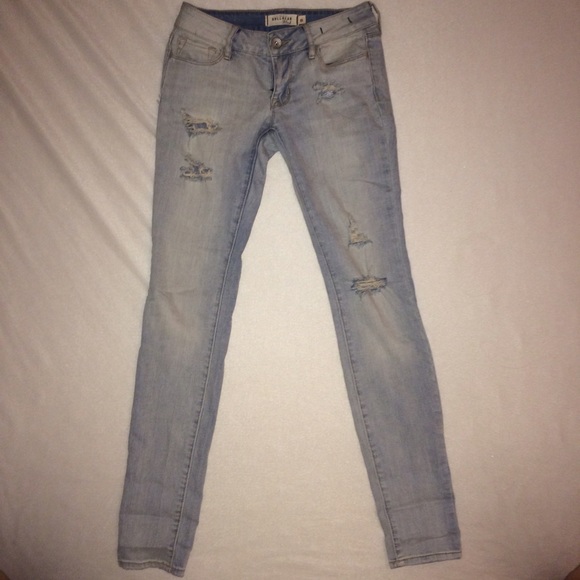 Bullhead Distressed Light-wash Low-rise jeans