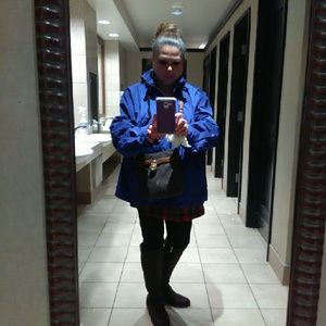 Meet your Posher, Suzanne