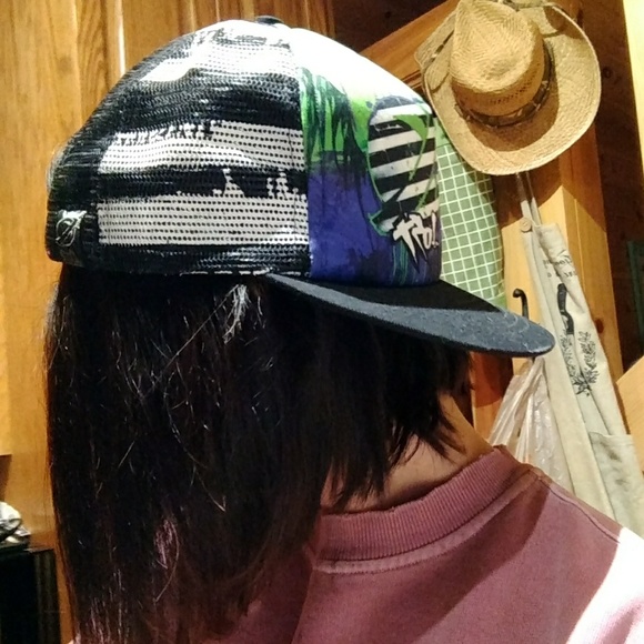 NWOT ...LOST Snapback - Picture 4 of 4