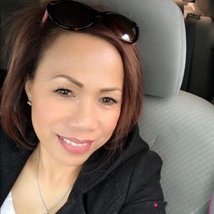 Meet your Posher, Dina