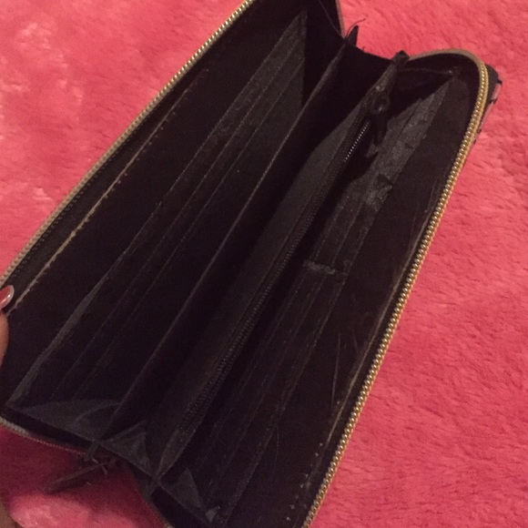 A cute GG WALLET - Picture 2 of 4