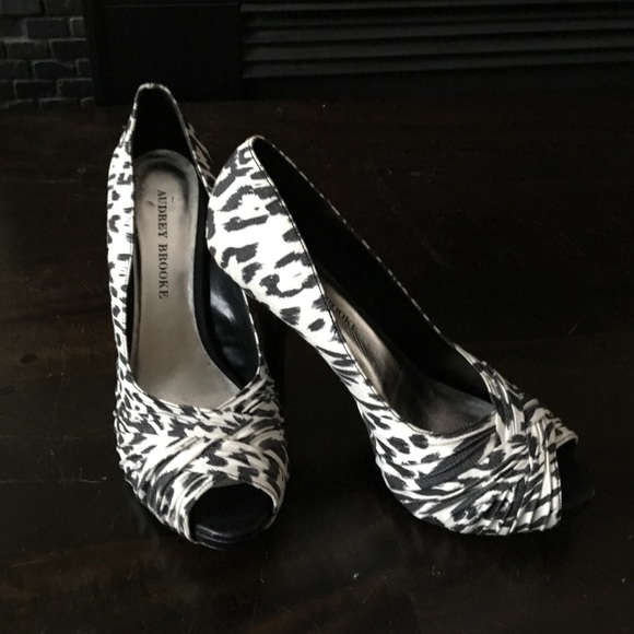 B&W Cheetah Pumps