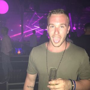 Meet your Posher, Corey