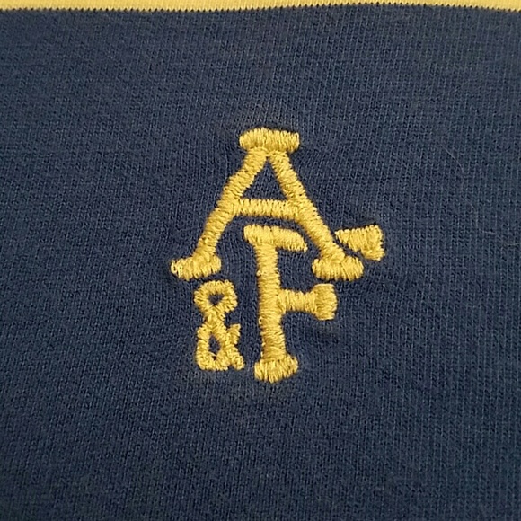 A & F - Long Sleeve Shirt - Picture 3 of 4