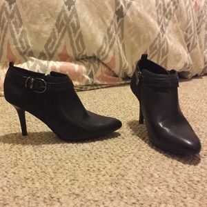 Dana Buckman heeled booties