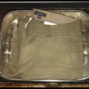 Banana Republic Green Chino 32X32