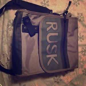 Rusk messenger bag