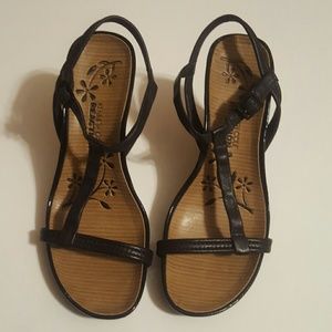 Kenneth Cole Reaction Black Strapped Wedges (8.5)