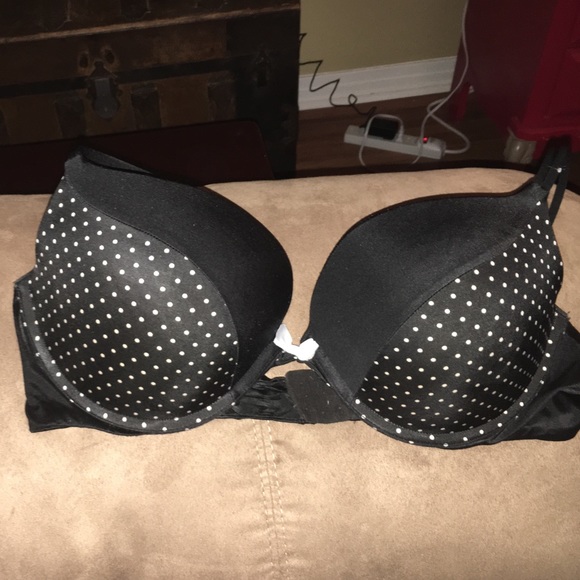 Victoria Secret Bra Size: 38C
