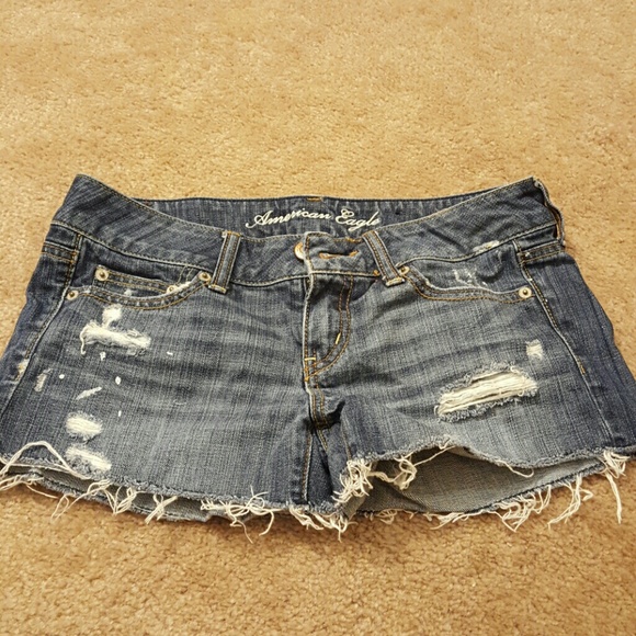 Ripped denim shorts