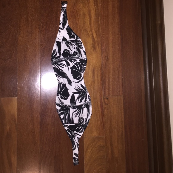 Old navy Strapless Black and White Bikini Top - Picture 4 of 4